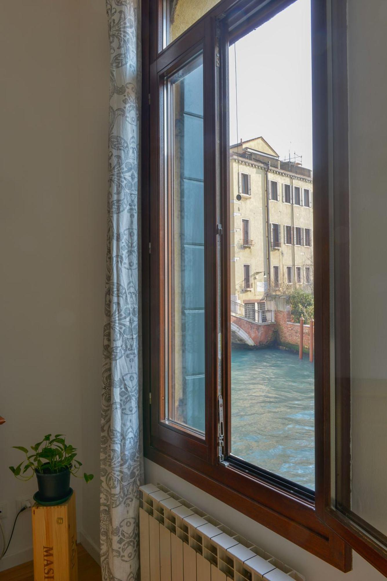 Ca' Dino Venice - Canal View Kültér fotó